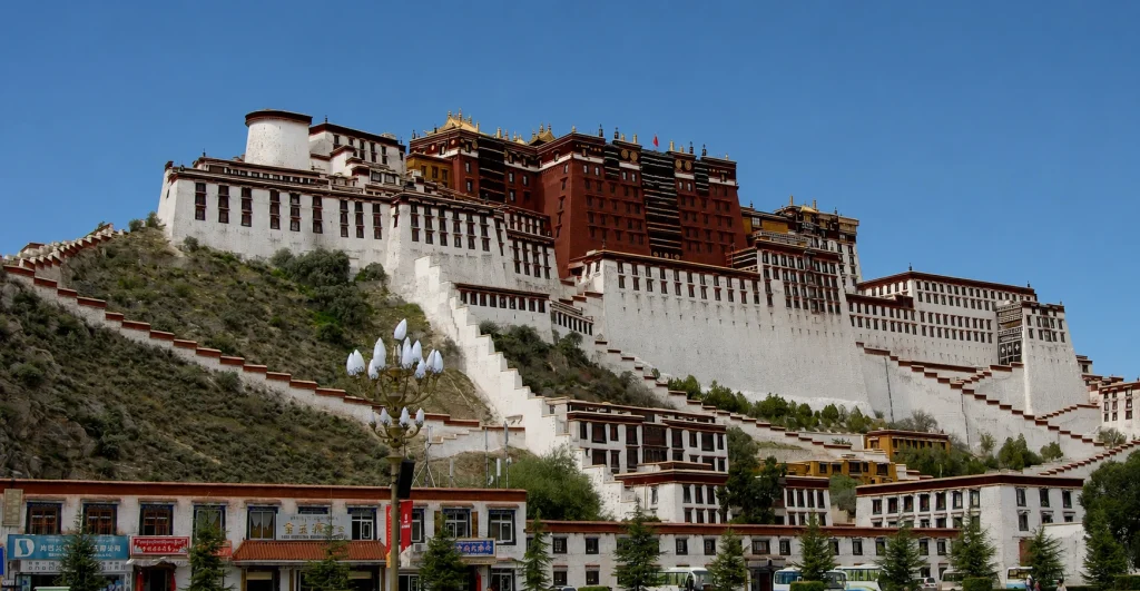 Lhasa – Everest Base Camp – Manasarovar – Tirthapuri and Mt Kailash Parikrama Tour Featuring Potola Palace