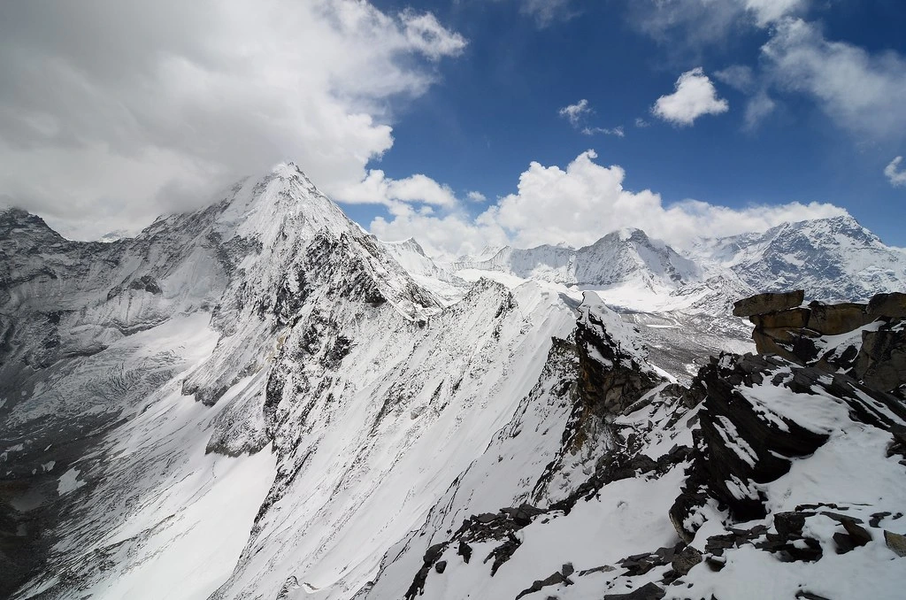 Amphu Lapcha Pass Trek